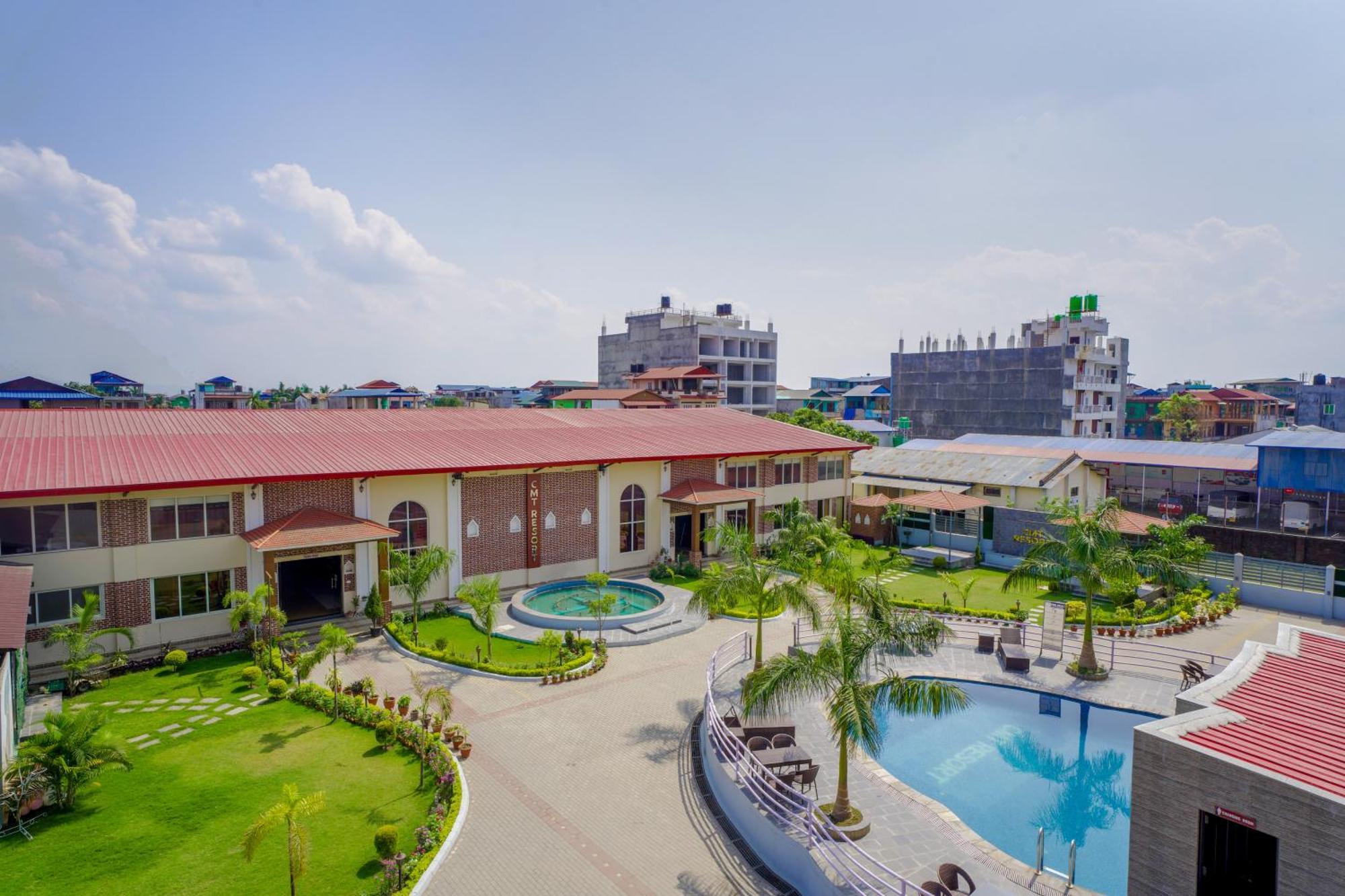 Chitwan Mid Town Resort Bharatpur  Bagian luar foto